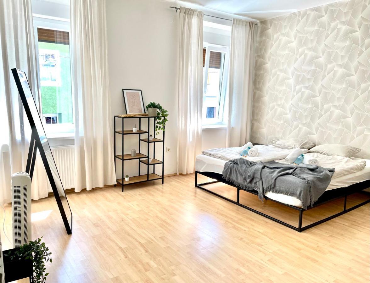 Central Comfy Apartment - Self Check-In Graz Luaran gambar